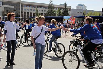 9 май 2013 г., Барнаул   Радио «МИР» отпраздновало с барнаульцами День Победы 