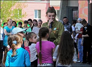 9 май 2013 г., Барнаул   Радио «МИР» отпраздновало с барнаульцами День Победы 
