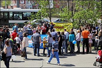 9 май 2013 г., Барнаул   Радио «МИР» отпраздновало с барнаульцами День Победы 