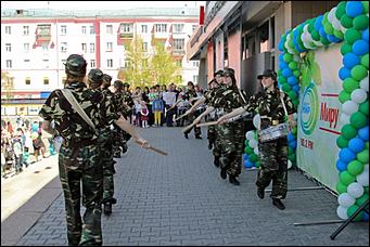 9 май 2013 г., Барнаул   Радио «МИР» отпраздновало с барнаульцами День Победы 