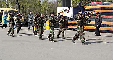 9 мая 2011 г., Барнаул   9 мая 2011. Площадка мировые ребята