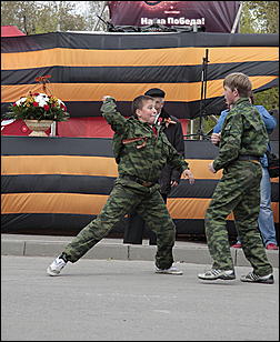 9 мая 2011 г., Барнаул   9 мая 2011. Площадка мировые ребята