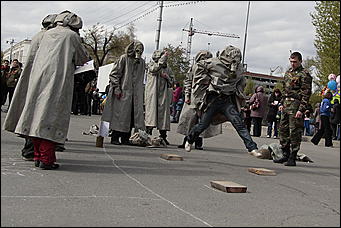 9 мая 2011 г., Барнаул   9 мая 2011. Площадка мировые ребята