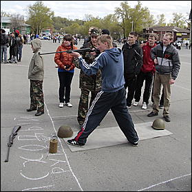 9 мая 2011 г., Барнаул   9 мая 2011. Площадка мировые ребята