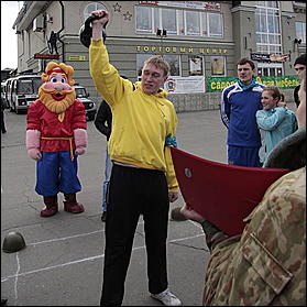 9 мая 2011 г., Барнаул   9 мая 2011. Площадка мировые ребята