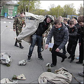 9 мая 2011 г., Барнаул   9 мая 2011. Площадка мировые ребята