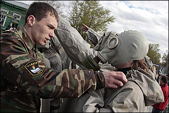 9 мая 2011 г., Барнаул   9 мая 2011. Площадка мировые ребята