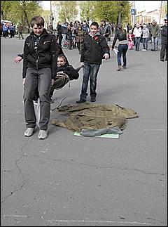 9 мая 2011 г., Барнаул   9 мая 2011. Площадка мировые ребята