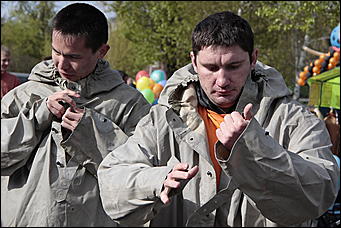 9 мая 2011 г., Барнаул   9 мая 2011. Площадка мировые ребята