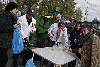 9 мая 2011 г., Барнаул   9 мая 2011. Площадка мировые ребята