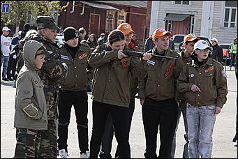 9 мая 2011 г., Барнаул   9 мая 2011. Площадка мировые ребята