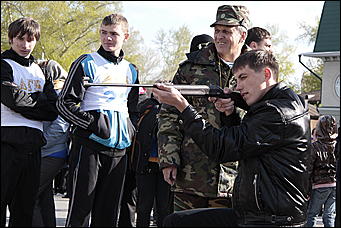 9 мая 2011 г., Барнаул   9 мая 2011. Площадка мировые ребята