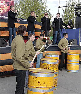 9 мая 2011 г., Барнаул   9 мая 2011. Площадка мировые ребята