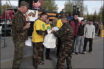 9 мая 2011 г., Барнаул   9 мая 2011. Площадка мировые ребята