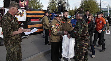 9 мая 2011 г., Барнаул   9 мая 2011. Площадка мировые ребята