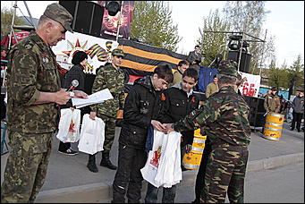 9 мая 2011 г., Барнаул   9 мая 2011. Площадка мировые ребята