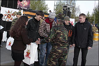 9 мая 2011 г., Барнаул   9 мая 2011. Площадка мировые ребята