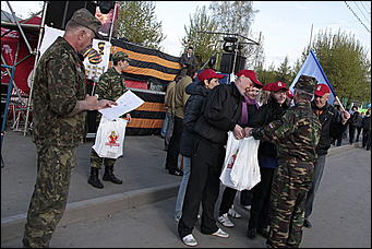 9 мая 2011 г., Барнаул   9 мая 2011. Площадка мировые ребята