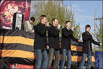 9 мая 2011 г., Барнаул   9 мая 2011. Площадка мировые ребята