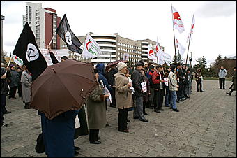 18 апреля 2007 г., Барнаул   В Барнауле состоялся очередной митинг протеста