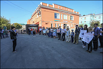 28 августа 2017 г., Барнаул. Екатерина Смолихина   Сохраним "легкие" города: митинг против вырубки деревьев прошел в Барнауле