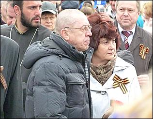 9 мая 2011 г., Барнаул   Возложение цветов к Мемориалу Славы     
