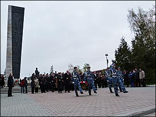 9 мая 2011 г., Барнаул   Возложение цветов к Мемориалу Славы     
