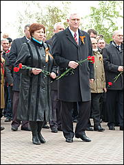 9 мая 2011 г., Барнаул   Возложение цветов к Мемориалу Славы     
