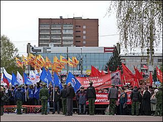 9 мая 2011 г., Барнаул   Возложение цветов к Мемориалу Славы     
