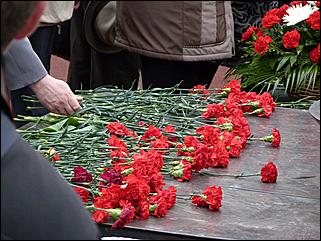 9 мая 2011 г., Барнаул   Возложение цветов к Мемориалу Славы     
