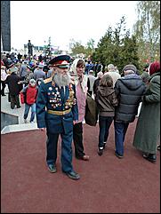 9 мая 2011 г., Барнаул   Возложение цветов к Мемориалу Славы     
