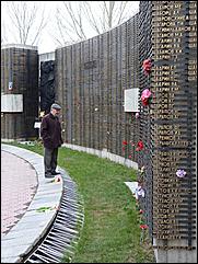 9 мая 2011 г., Барнаул   Возложение цветов к Мемориалу Славы     
