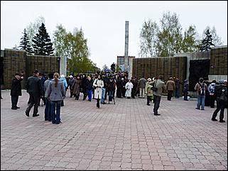 9 мая 2011 г., Барнаул   Возложение цветов к Мемориалу Славы     
