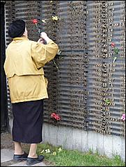 9 мая 2011 г., Барнаул   Возложение цветов к Мемориалу Славы     
