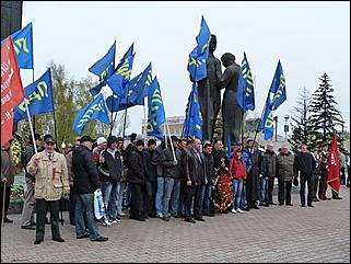 9 мая 2011 г., Барнаул   Возложение цветов к Мемориалу Славы     
