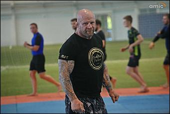 6 июля 2018 г., Барнаул. Екатерина Смолихина   Джефф Монсон рассказал и показал барнаульцам секреты ведения боя