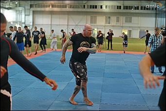 6 июля 2018 г., Барнаул. Екатерина Смолихина   Джефф Монсон рассказал и показал барнаульцам секреты ведения боя