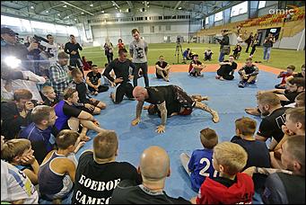 6 июля 2018 г., Барнаул. Екатерина Смолихина   Джефф Монсон рассказал и показал барнаульцам секреты ведения боя