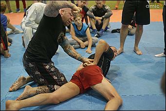 6 июля 2018 г., Барнаул. Екатерина Смолихина   Джефф Монсон рассказал и показал барнаульцам секреты ведения боя