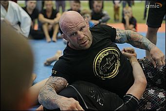 6 июля 2018 г., Барнаул. Екатерина Смолихина   Джефф Монсон рассказал и показал барнаульцам секреты ведения боя