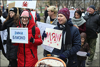 1 мая 2019 г., Барнаул. Екатерина Смолихина   "Мир, труд, мяу":  "монстрация" в Барнауле