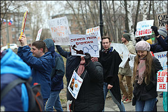 1 мая 2019 г., Барнаул. Екатерина Смолихина   "Мир, труд, мяу":  "монстрация" в Барнауле