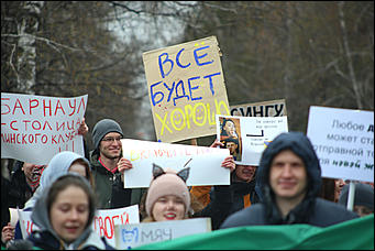 1 мая 2019 г., Барнаул. Екатерина Смолихина   "Мир, труд, мяу":  "монстрация" в Барнауле