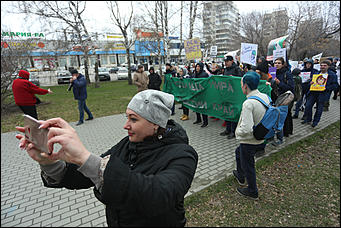 1 мая 2019 г., Барнаул. Екатерина Смолихина   "Мир, труд, мяу":  "монстрация" в Барнауле