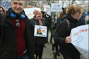 1 мая 2019 г., Барнаул. Екатерина Смолихина   "Мир, труд, мяу":  "монстрация" в Барнауле