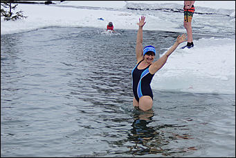 12 февраля 2016 г., Барнаул © фото Николай Батырев   Не робкого десятка. Как проводят выходные барнаульские "моржи"?