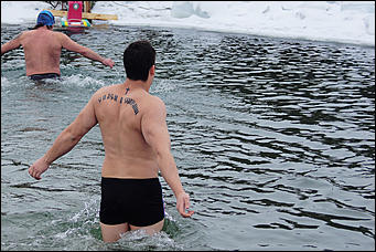 12 февраля 2016 г., Барнаул © фото Николай Батырев   Не робкого десятка. Как проводят выходные барнаульские "моржи"?