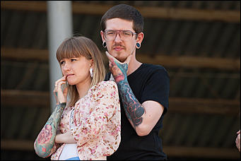 11 июнь 2016 г., Барнаул © Амител Вячеслав Мельников   Покой им только снится. Шоу с прыжками экстрималов на мотоциклах