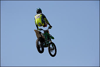 11 июнь 2016 г., Барнаул © Амител Вячеслав Мельников   Покой им только снится. Шоу с прыжками экстрималов на мотоциклах