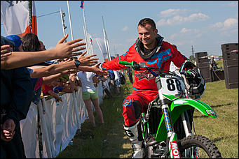 11 июнь 2016 г., Барнаул © Амител Вячеслав Мельников   Покой им только снится. Шоу с прыжками экстрималов на мотоциклах